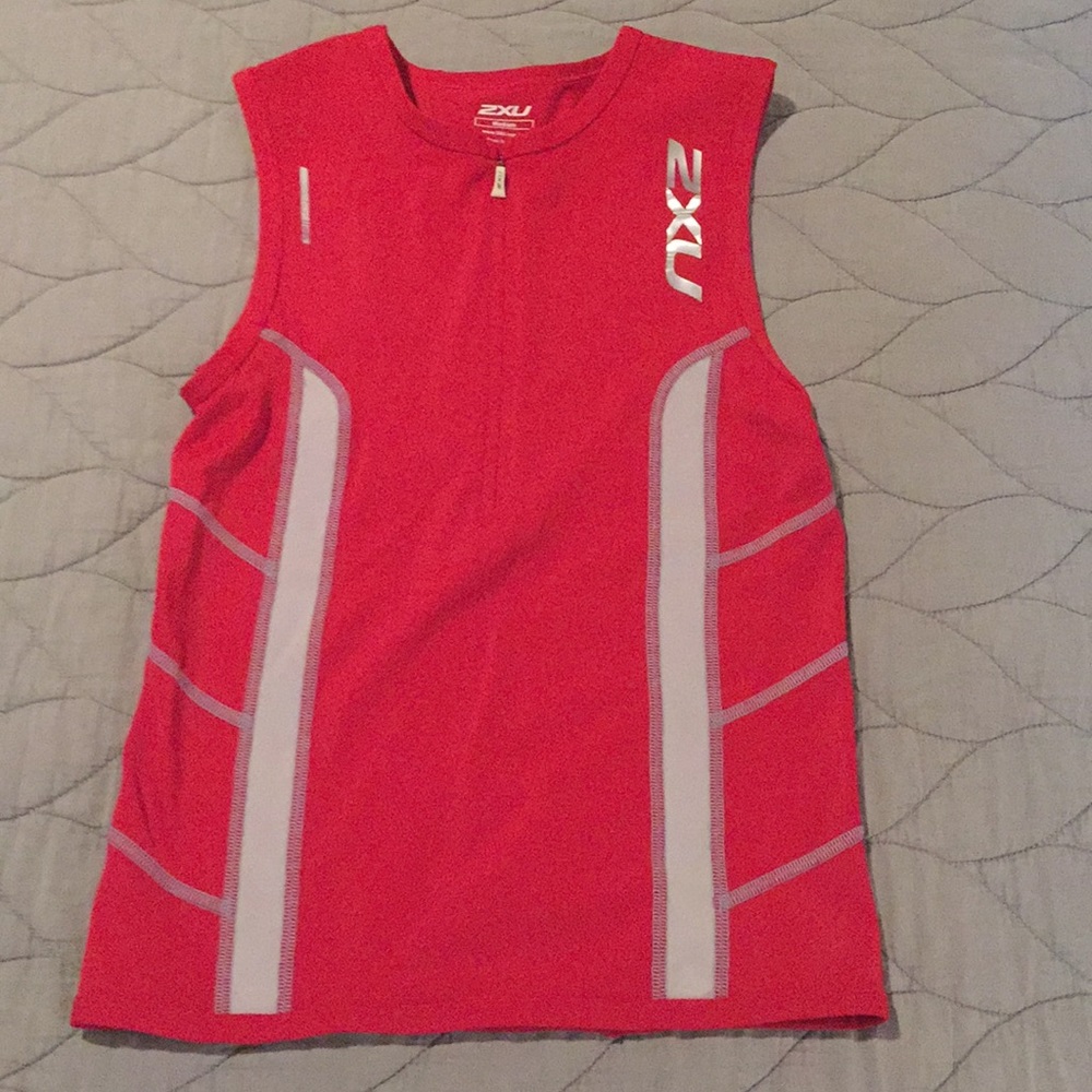 Biking shirt 2XU size Med